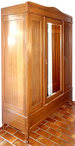 Mirror cabinet (Art Nouveau)