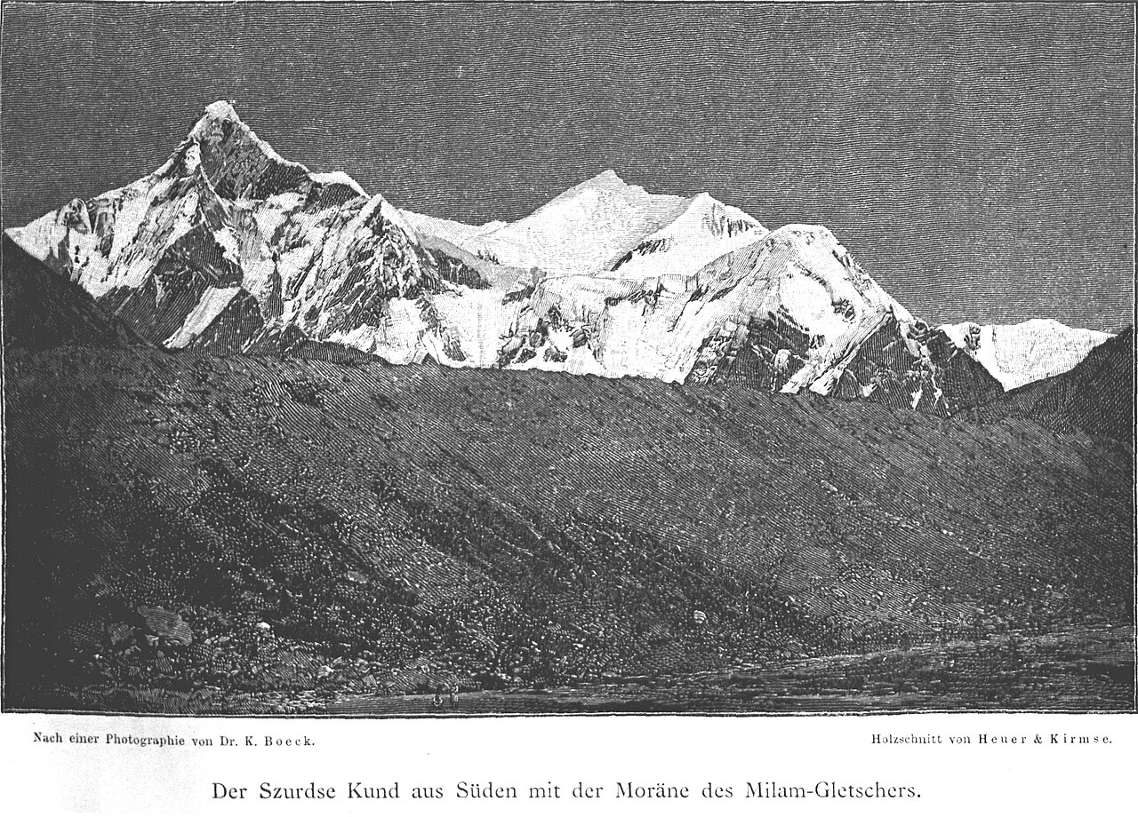 Der Szurdse Kund aus Süden mit der Moräne des Milam-Gletschers.jpg