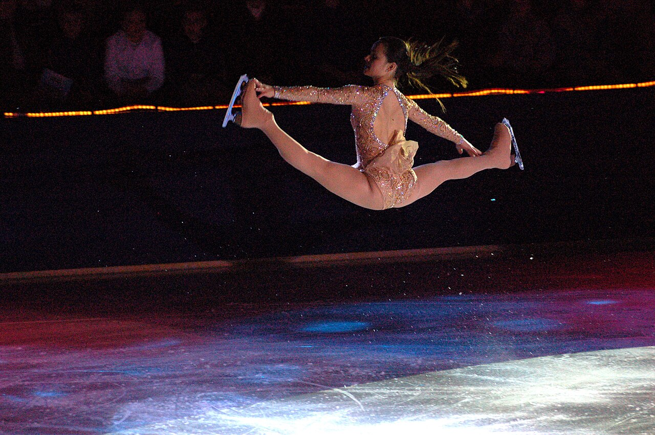 Sasha Cohen Split Jump.jpg