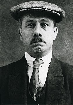 Ret Marut mug shot taken in London (1923); Ret Marut has been generally accepted as the name used in Germany by the same person who used the name B. Traven in Mexico.