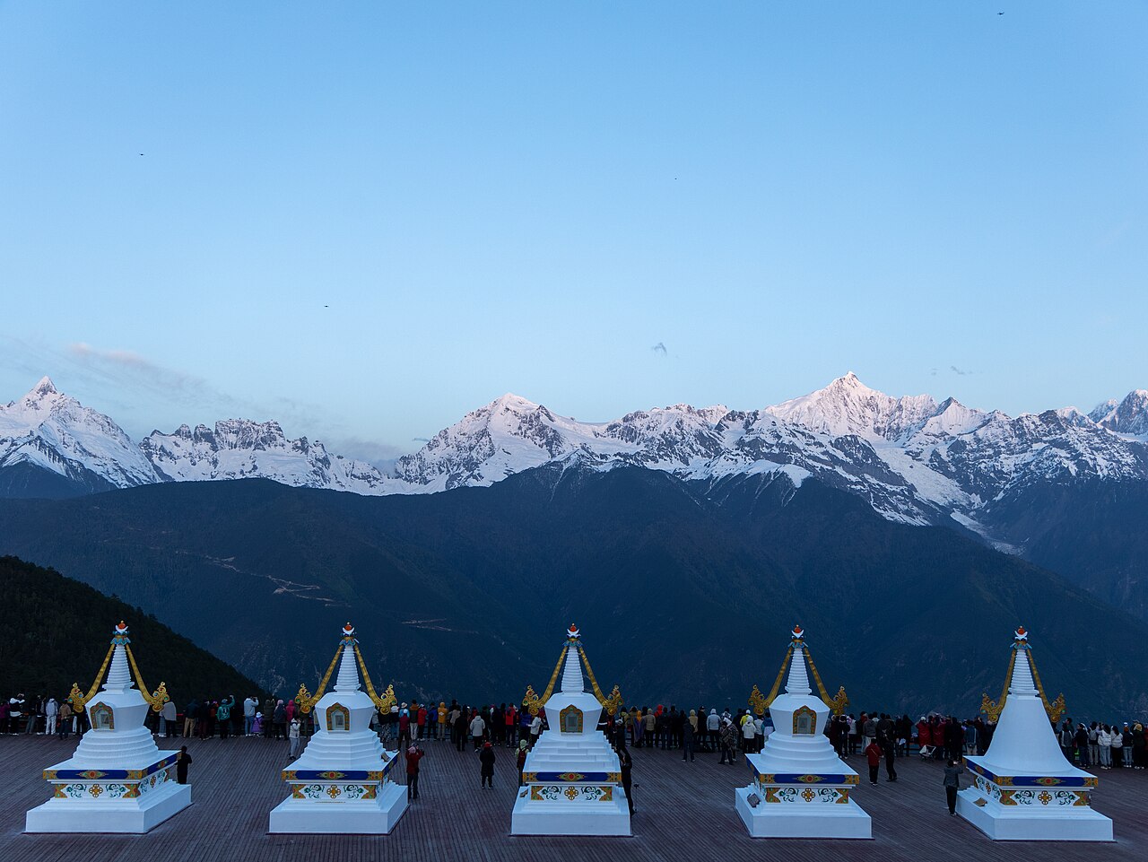 梅里雪山 - 飞来寺观景台白塔 - 2025-05-10 03.jpg