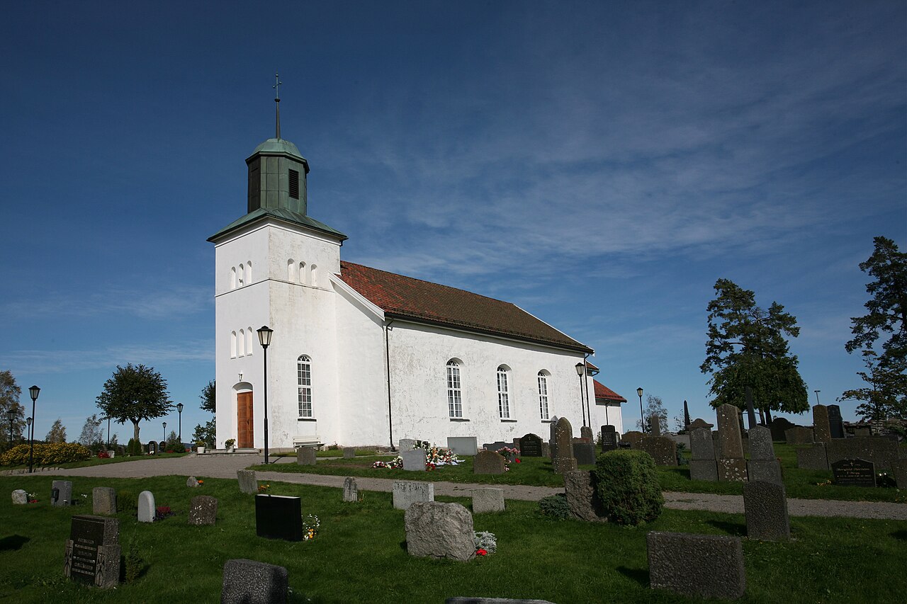 Botne kirke TRS.jpg