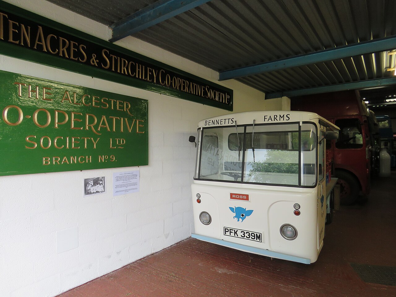 Ross PFK339M at Wythall.jpg