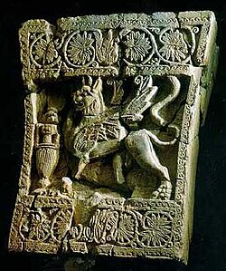 Decorated capital of a pillar from the royal palace of Shabwa; stratigraphic context: first half of the 3rd century BC; National Museum of Yemen (Aden)