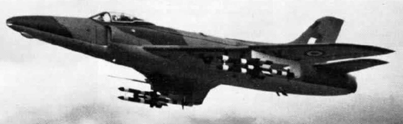 Supermarine Swift with Fireflash missiles 1956.jpg