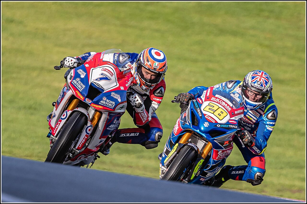 -7 Ryan VICKERS On a- RAF Regular & Reserves Kawasaki & -28 Bradley RAY On a- Buildbase Suzuki.jpg