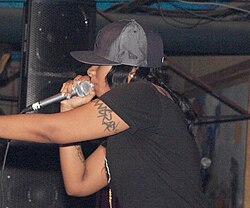 Grae performing in 2006