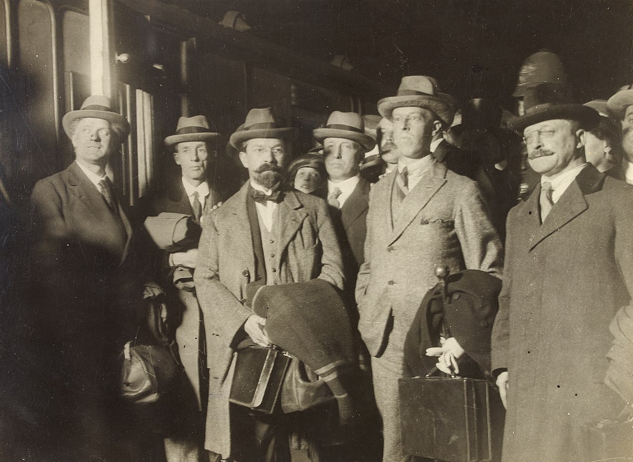 The peacemakers- George Gavan Duffy, Erskine Childers, Robert Barton and Arthur Griffith in a group (28455606301).jpg