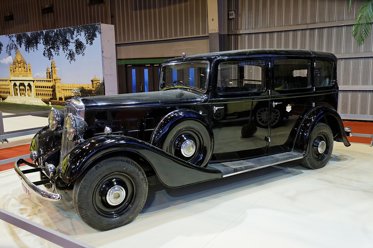 Paris - Retromobile 2014 - Humber Snipe 80 Landaulette par Thrupp & Maberley - 1934 - 003.jpg
