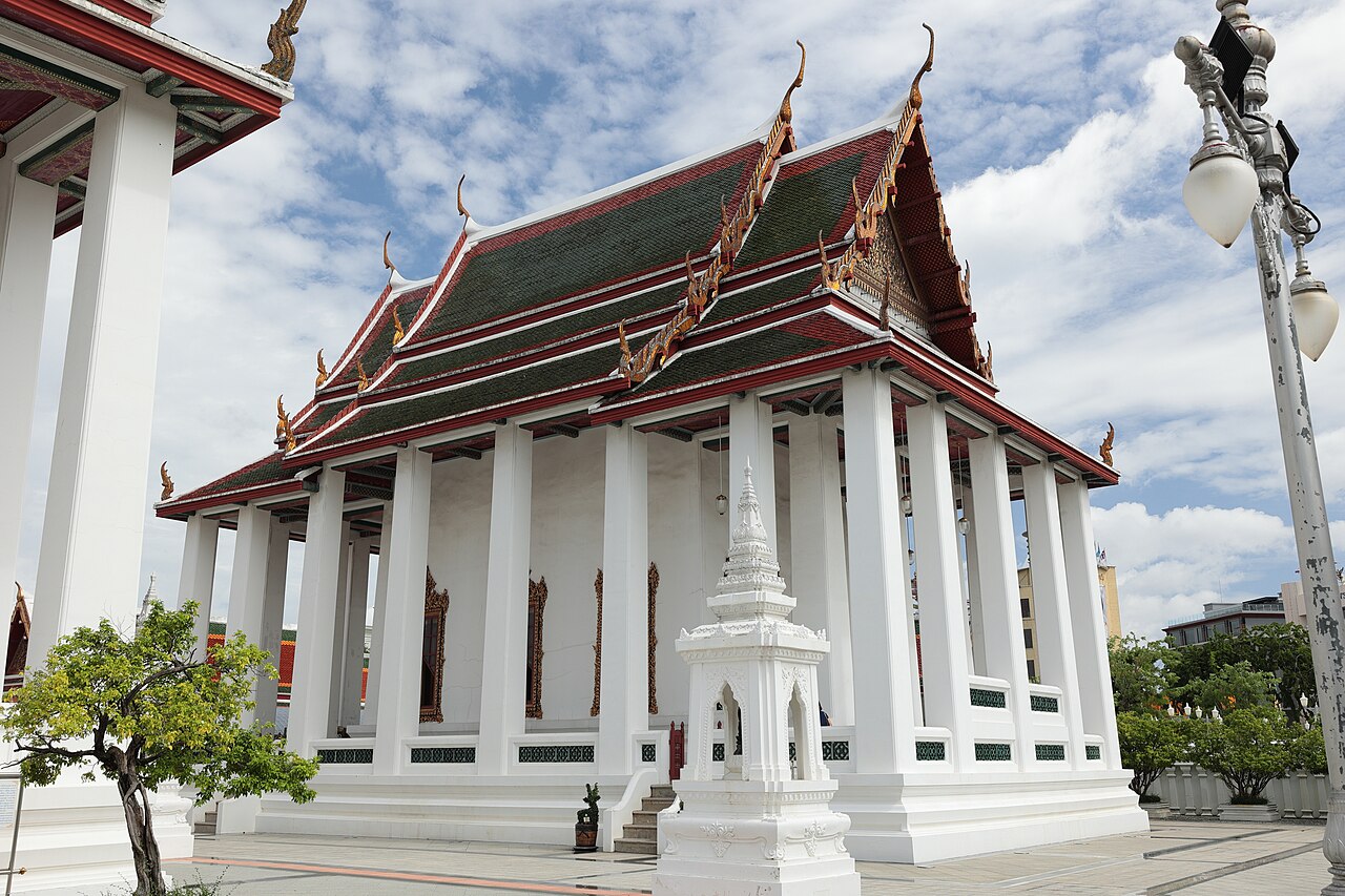ศาลาการเปรียญวัดราชนัดดา.jpg