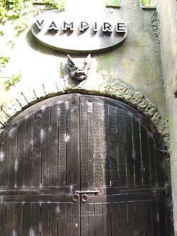 Former ride entrance, now used as the accessible and Fast Track entrance.