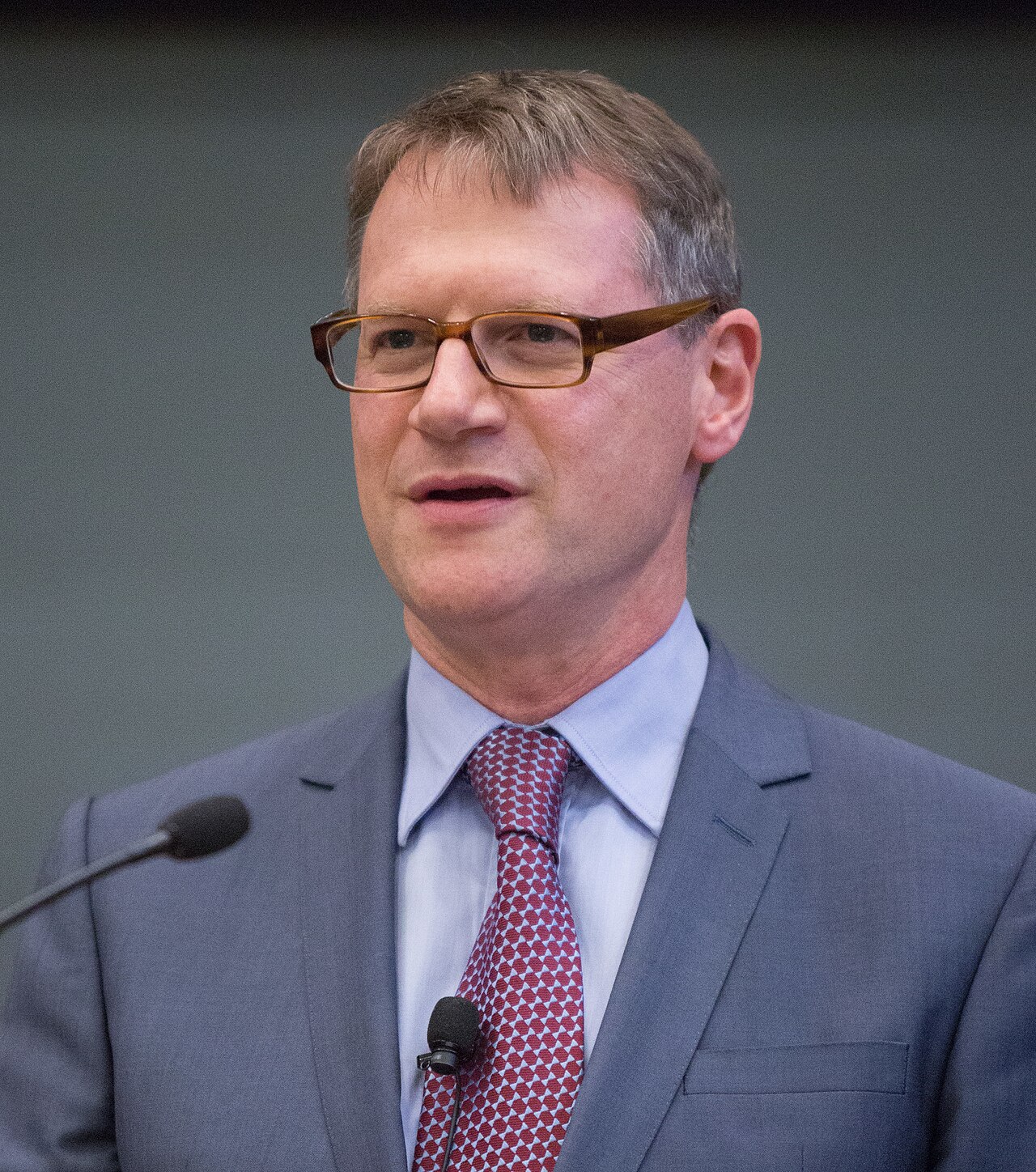 Jonathan Wolff lecture 9.20.12 HarvardEthics -5 (cropped).jpg