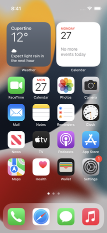 iOS 15 home screen