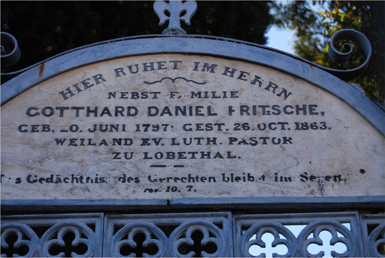 Grave of Pastor Fritzsche.jpg