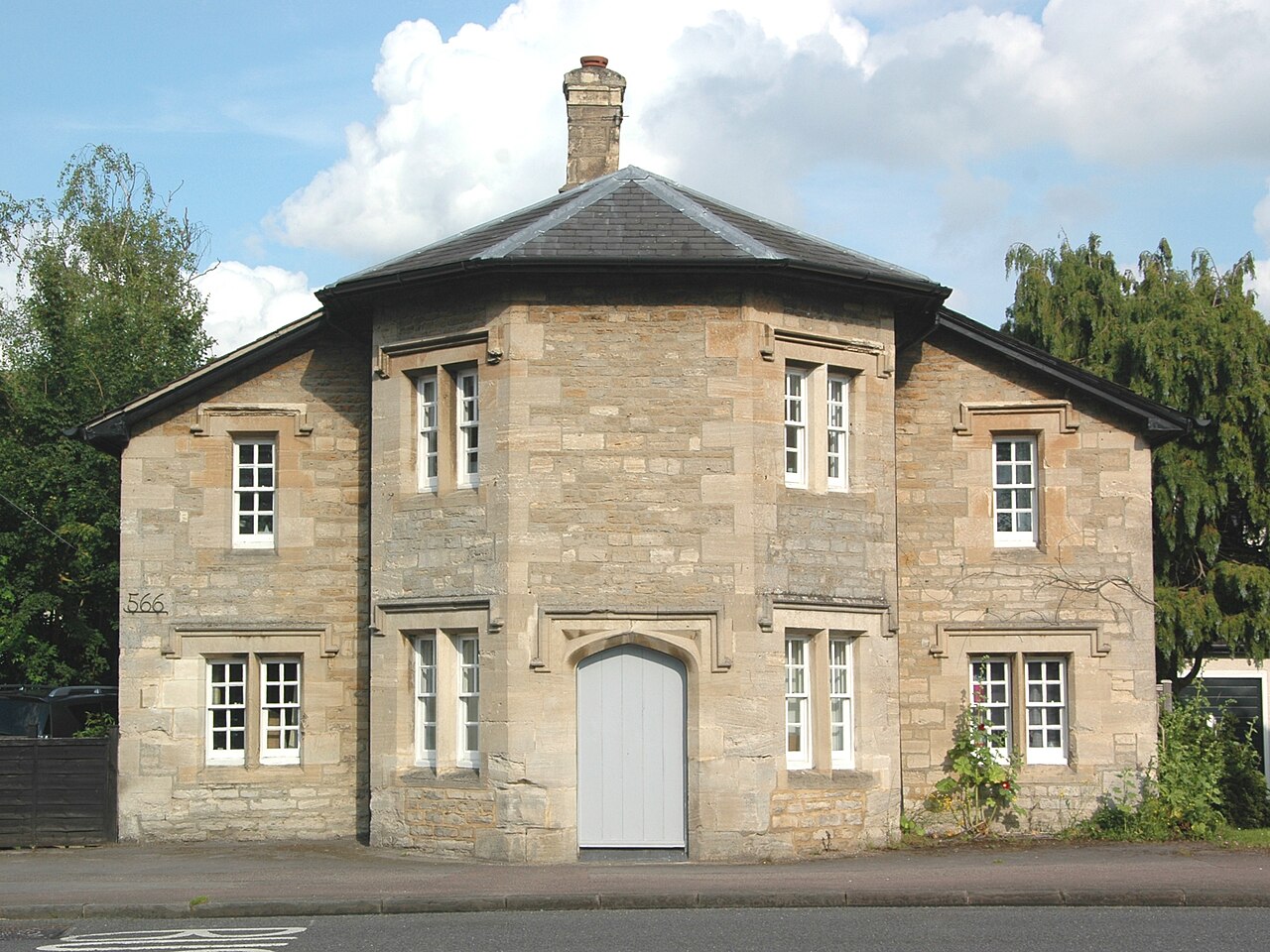 Cutteslowe Turnpike Cottage.JPG