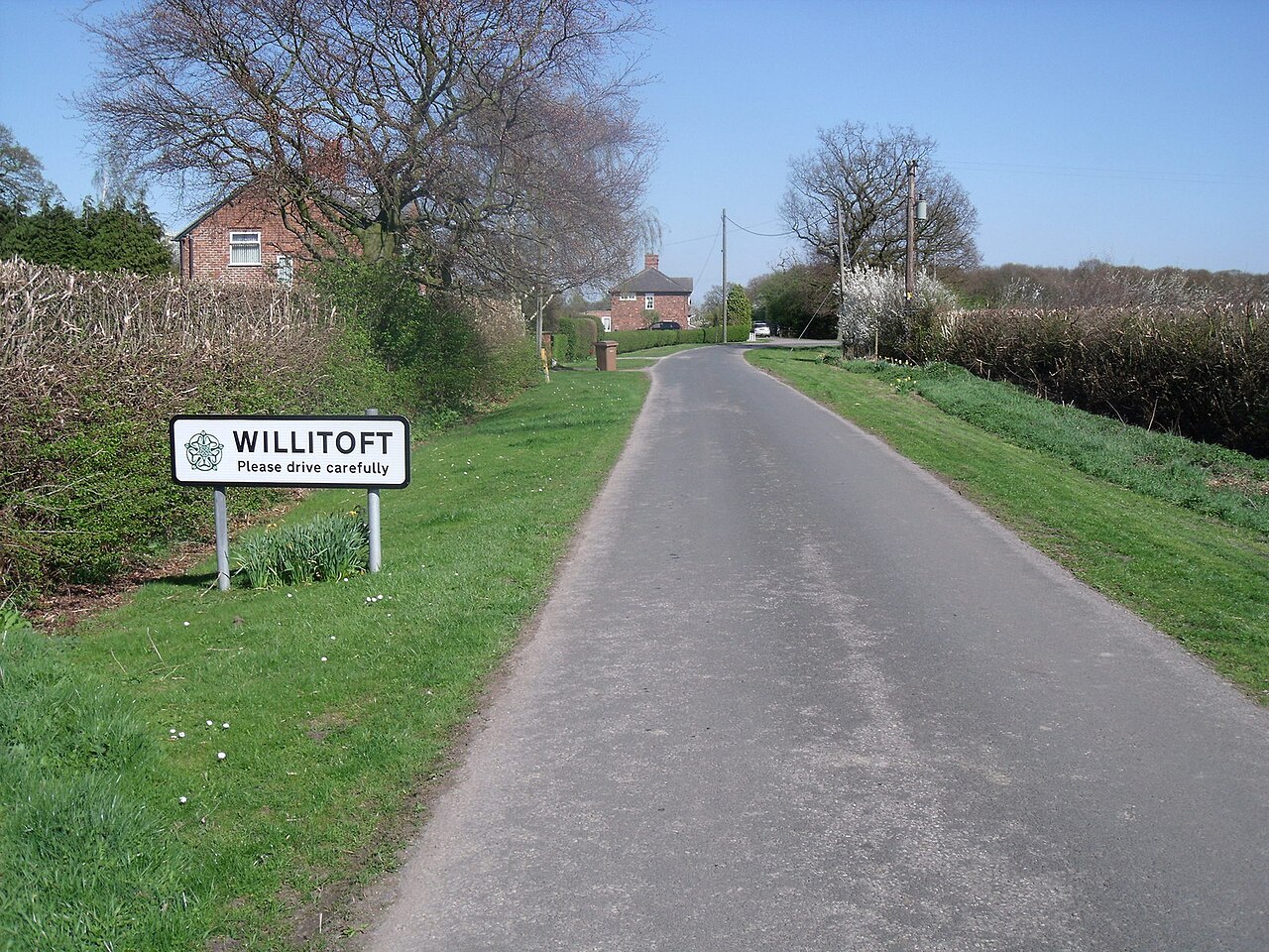 Entering Willitoft - geograph.org.uk - 2348182.jpg