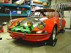 Porsche 911 with selective yellow lights