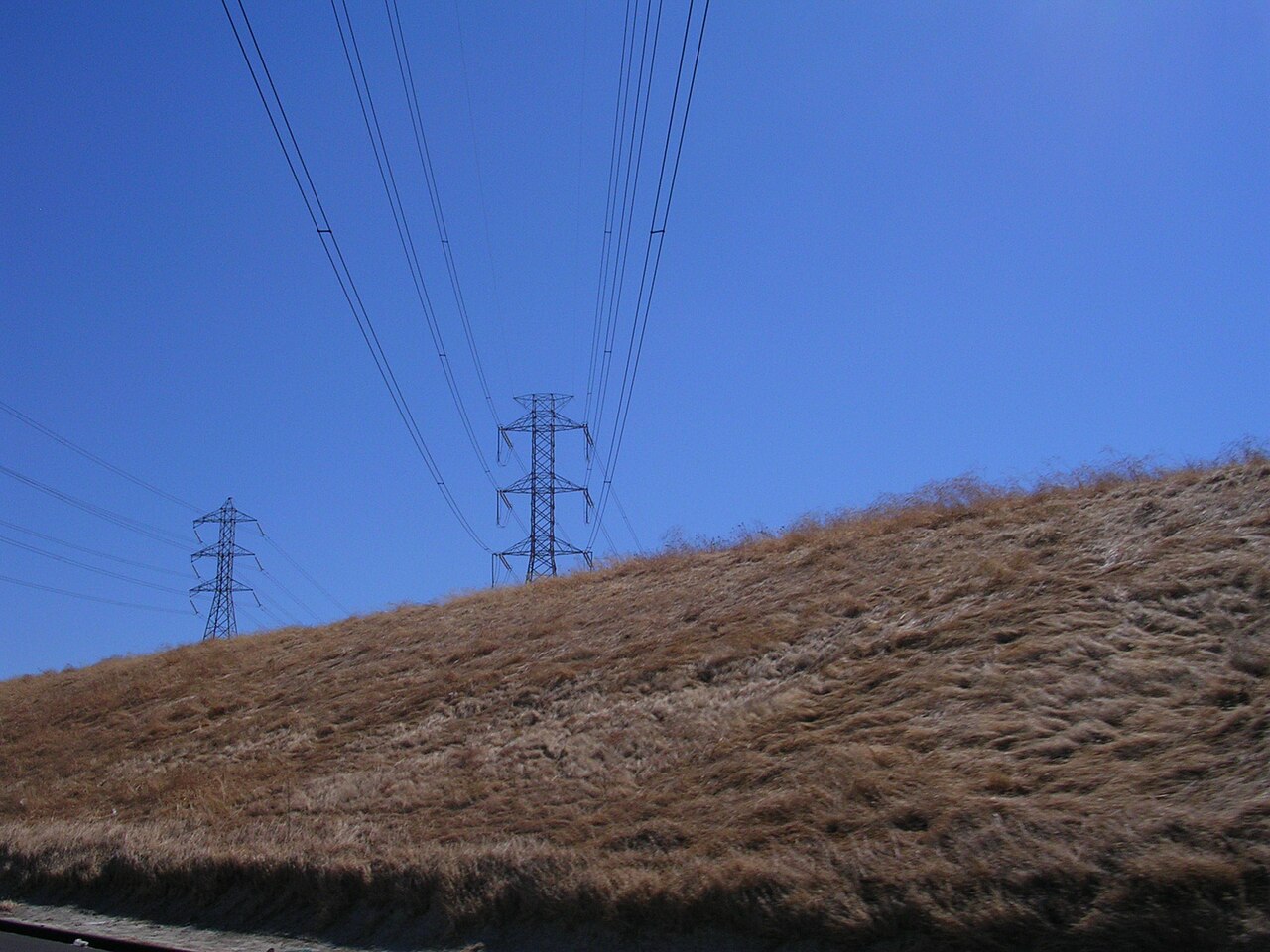 Dual Circuit 500kV power lines crossing I580.JPG