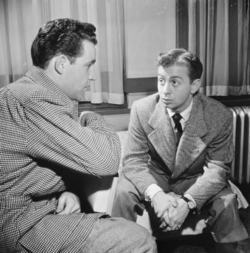 Portrait of Tormé (right), New York City, c. 1947; by William P. Gottlieb