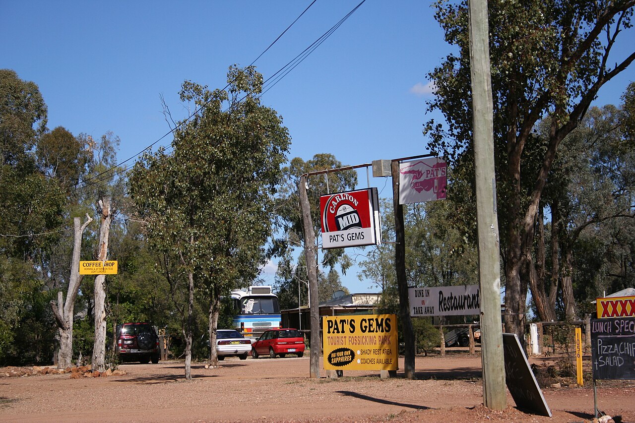 Rubyvale-pats-gems-outback-queensland-australia.jpg