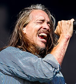 Boyd performing with Incubus in 2023