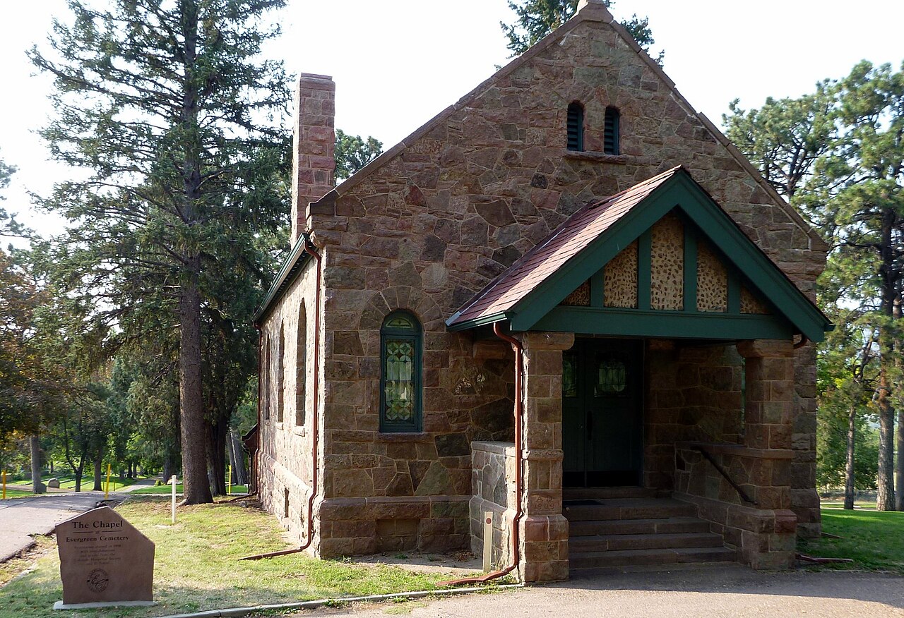 Evergreen Cemetery Chapel.JPG