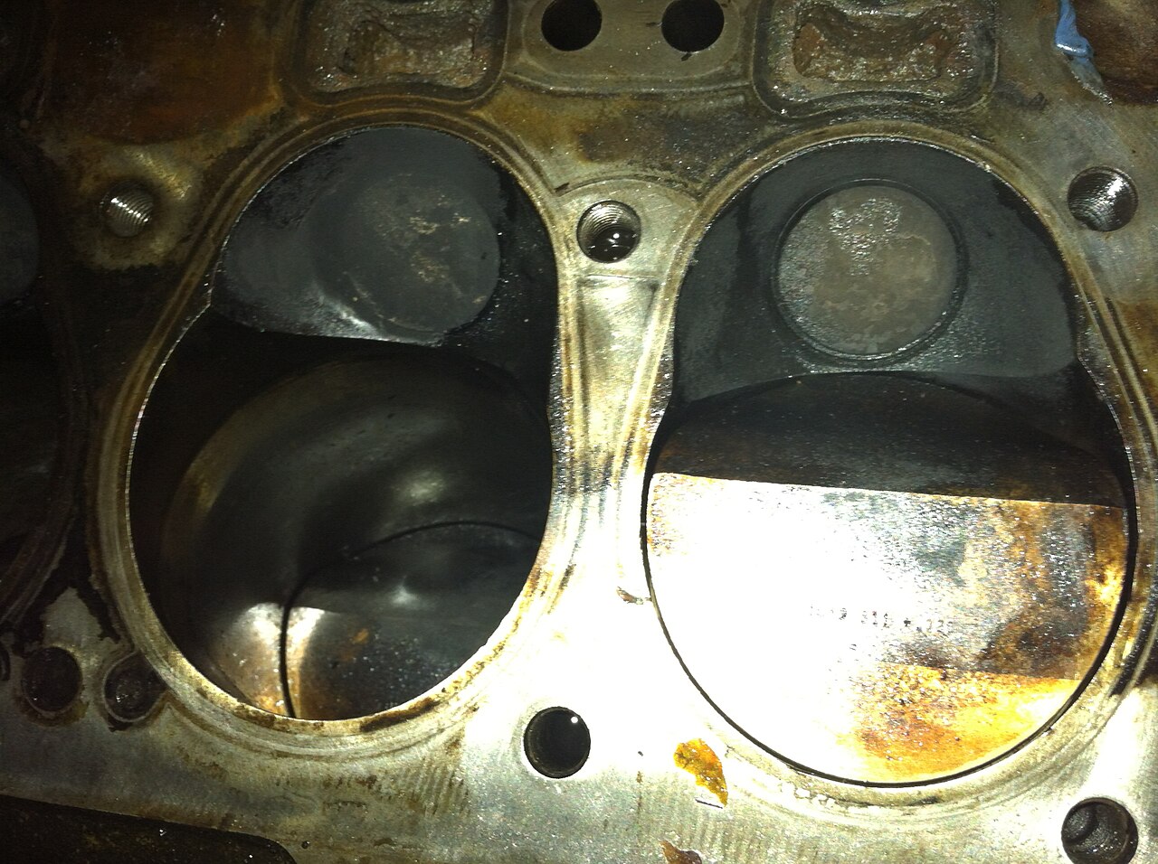 Rover 3-Litre Combustion Chamber.JPG