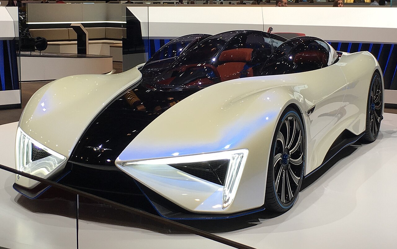 Geneva Auto Salon 2017 (33437851876) (cropped) (cropped).jpg