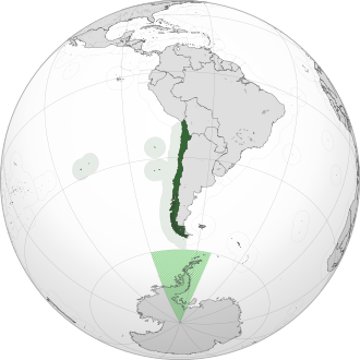 Chilean territory in dark green; claimed but uncontrolled territory in light green