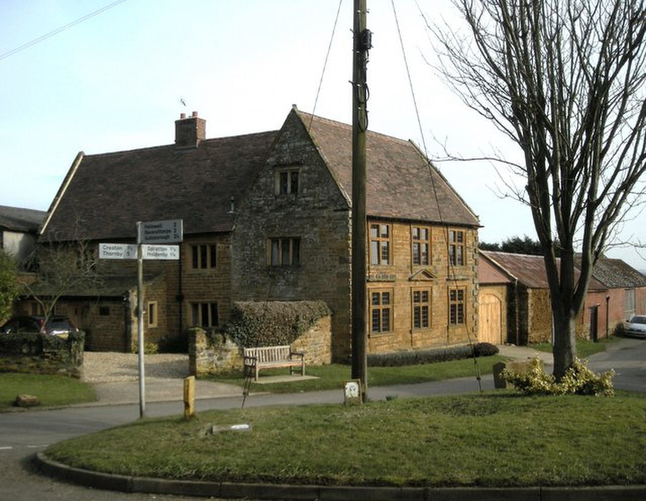 Teeton Centre - geograph.org.uk - 1741231.jpg