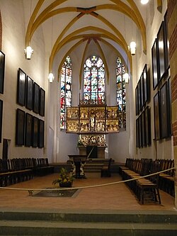 Altar and Bach's tomb