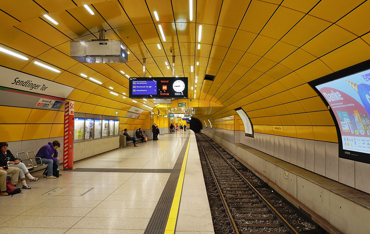 SendlingerTor-U-Bahnhof-UntereEbene-Altstadt-DEU, München.jpg