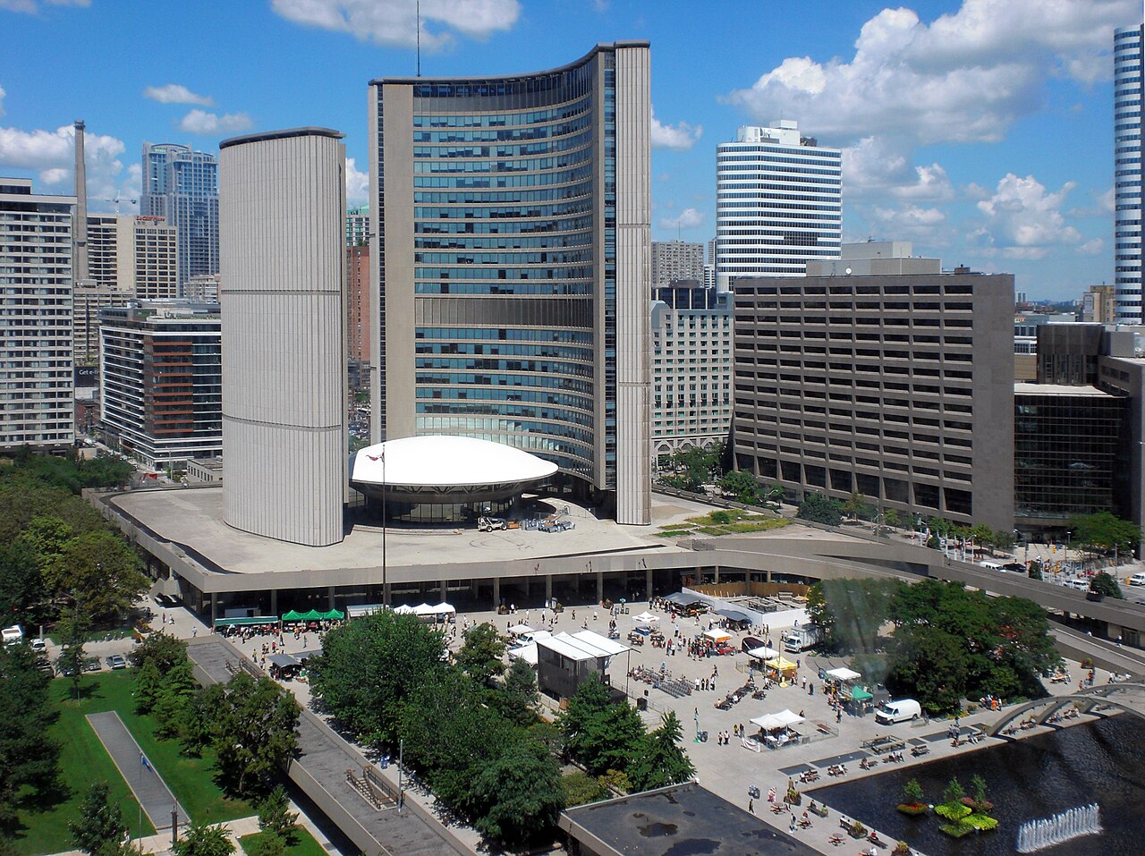 City Hall, Toronto, Ontario.jpg