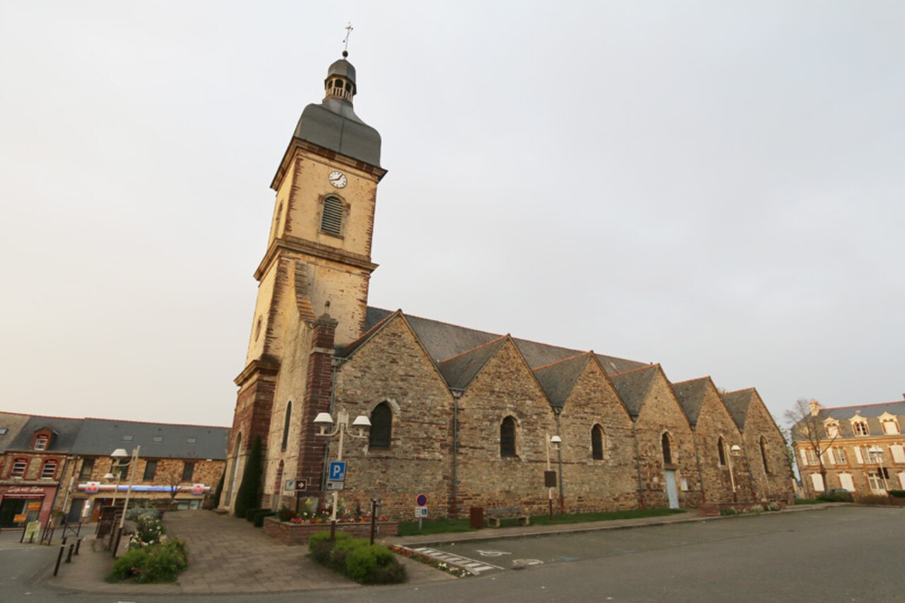 Eglise de Guichen.jpg