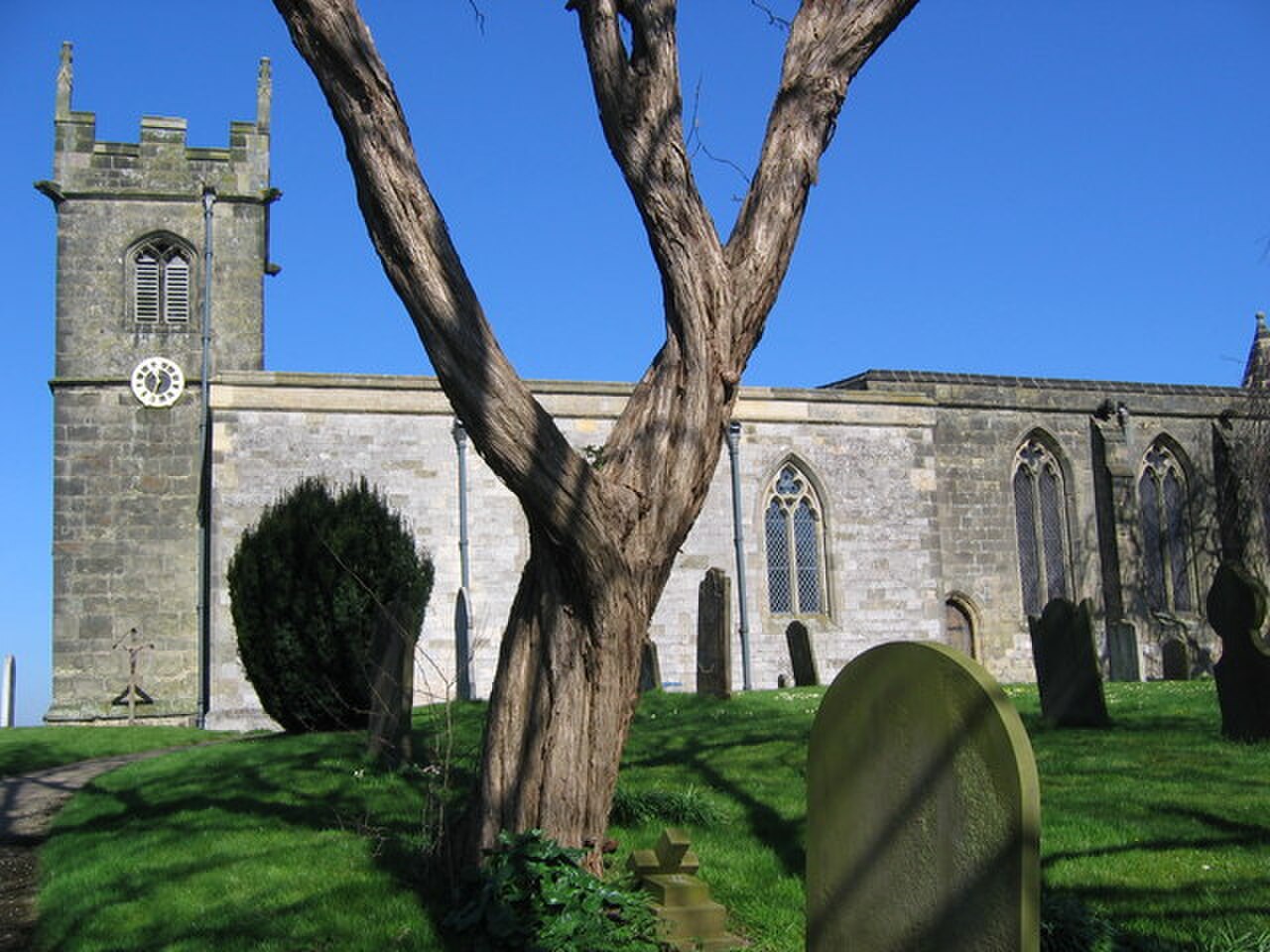 St. Andrew's Church, Bugthorpe - geograph.org.uk - 389754.jpg