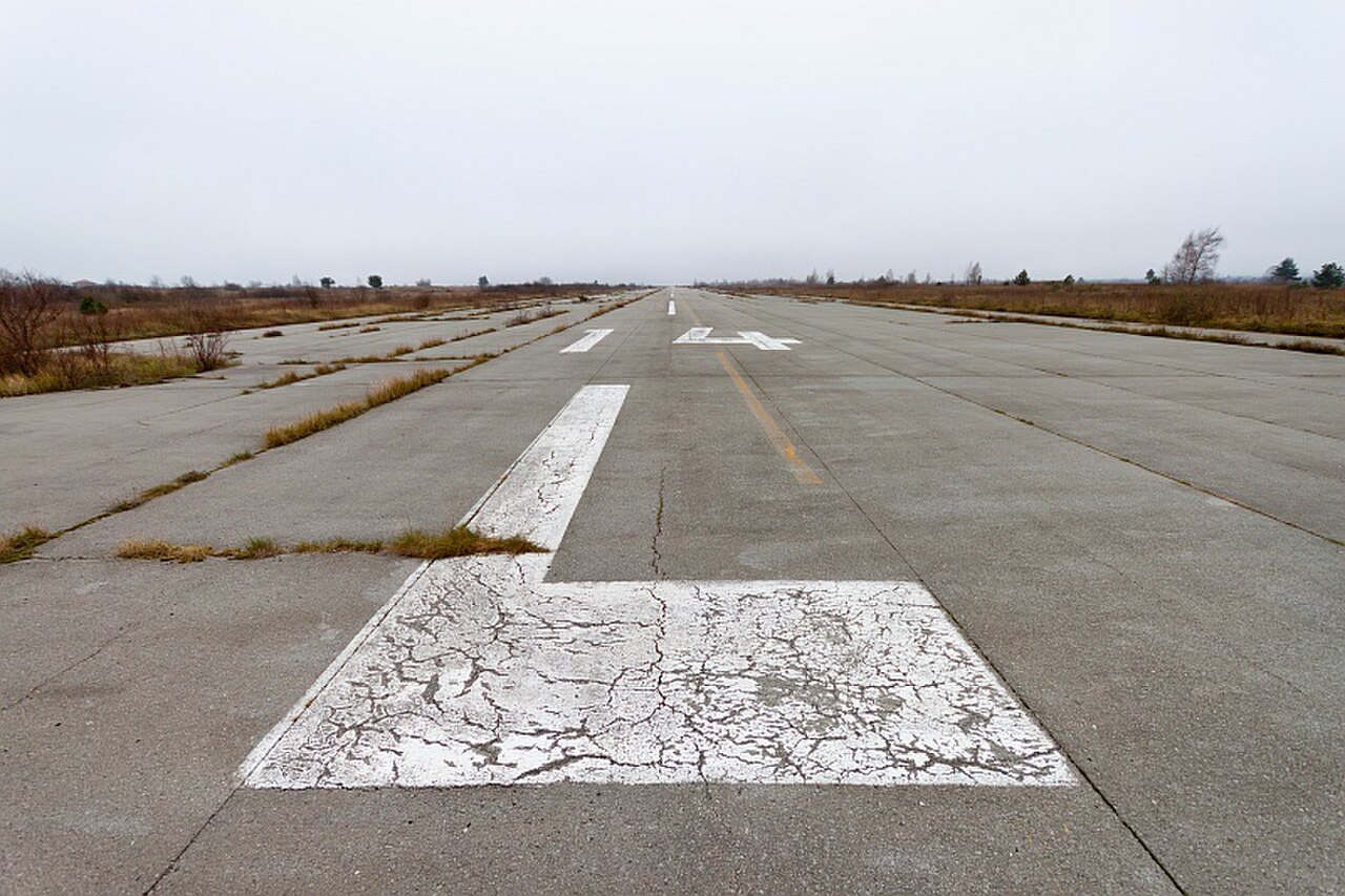 Željava, Runway 1.jpg