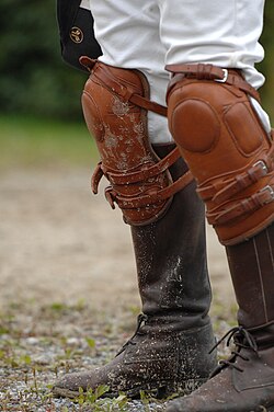 Polo knee pads, mandatory equipment
