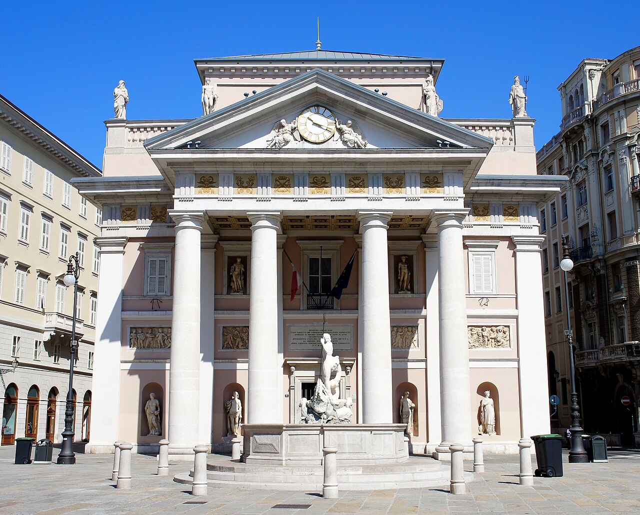 Burzovní palác, Terst.jpg