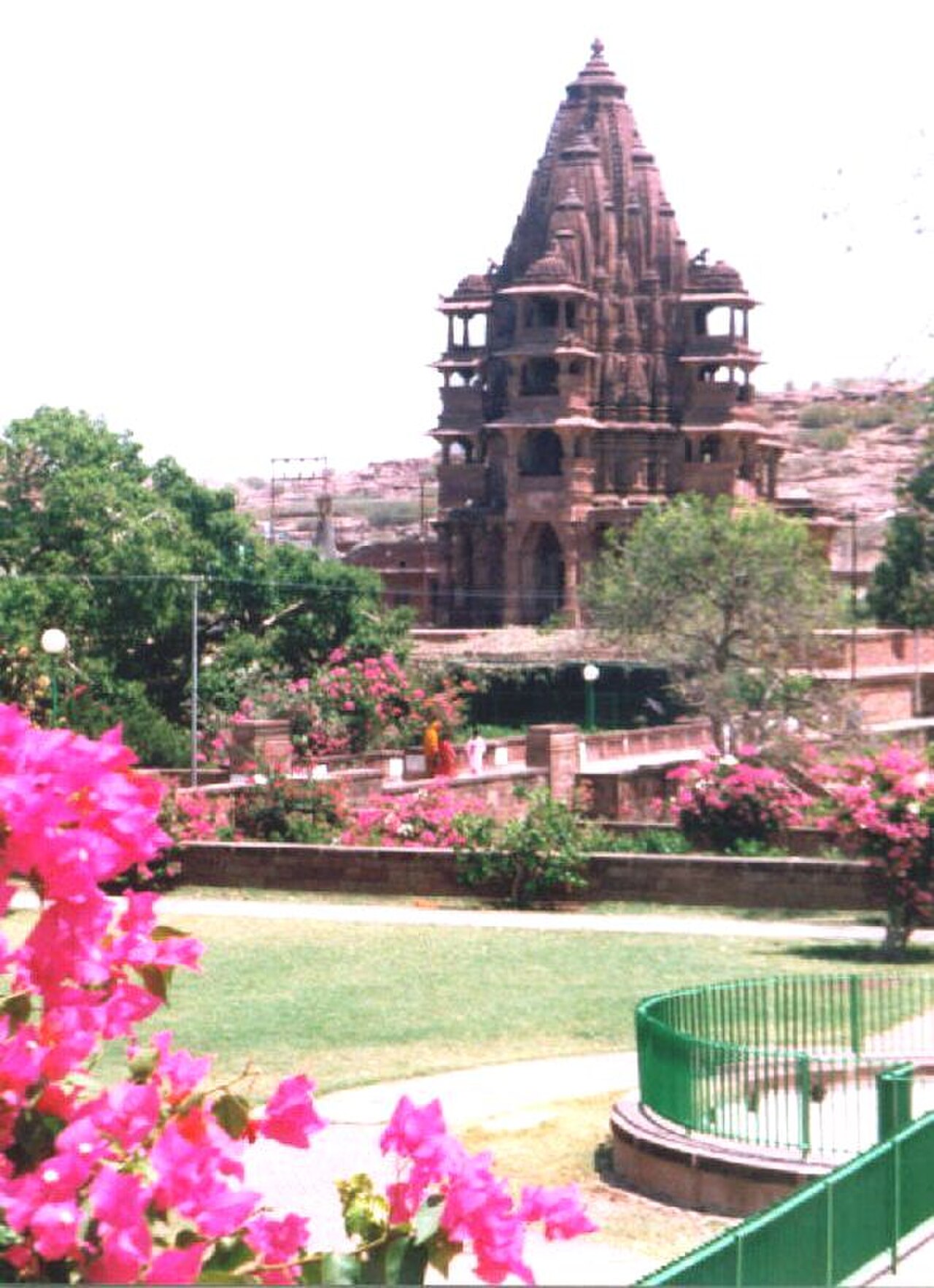 Royal Cenotaph (Deval) at Mandore Garden.jpg