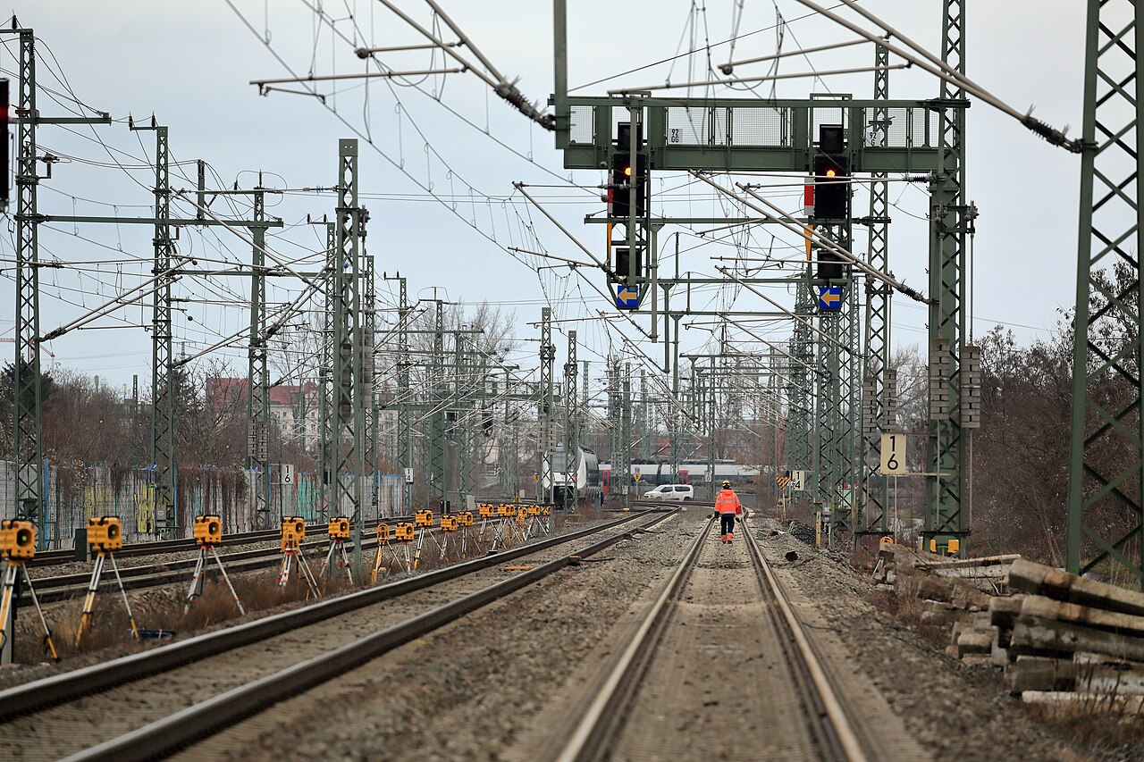 J41 054 Bf Halle (Saale) Hbf, Einfsig GG, G.jpg