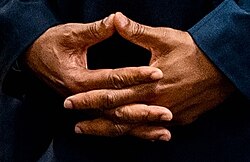 R-phenotype hand clasping