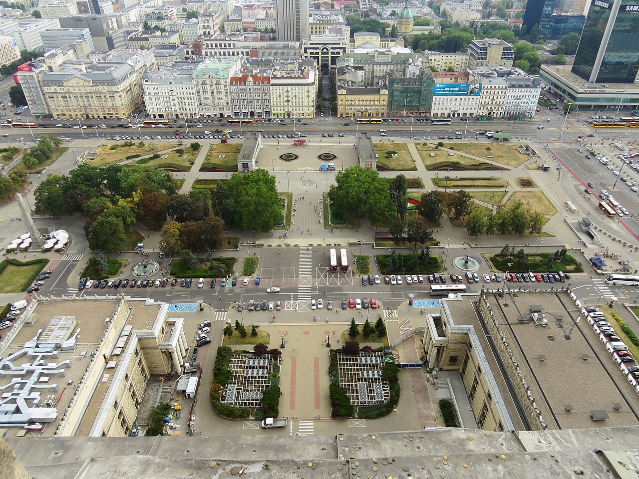 Plac Defilad i Al. Jerozolimskie 01.jpg