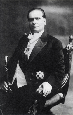 Headshot of Hernando Siles