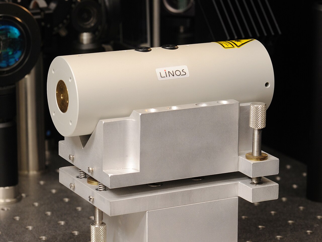 Electro-optic-modulator-linos.jpg