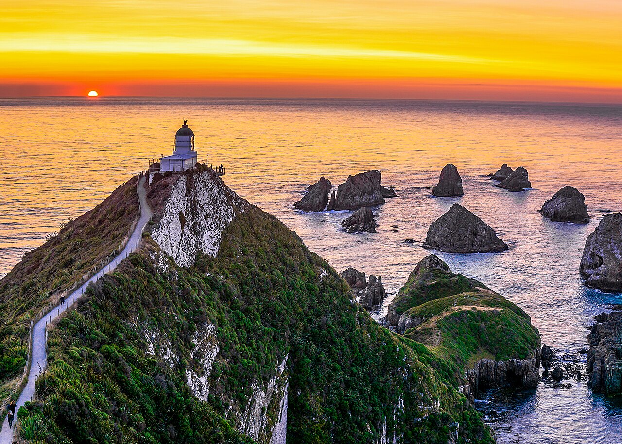 Nuggetpoint landscape.jpg