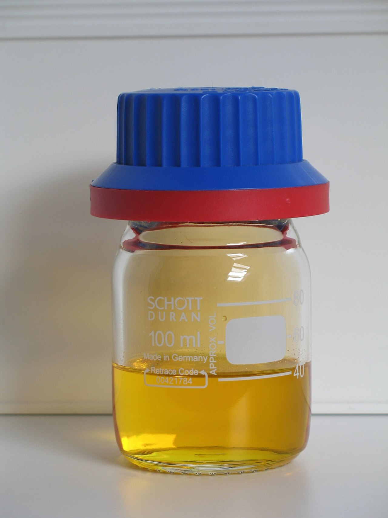 Fuming nitric acid 40ml.jpg