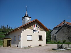 The town hall in Lesseux