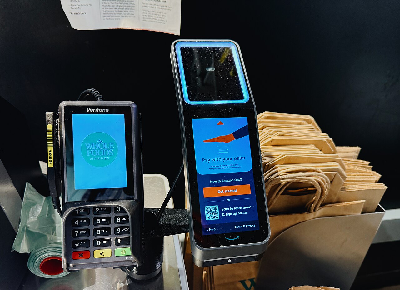 Amazon One - Pay With Your Palm - Verifone Payment Terminal (53816682453).jpg
