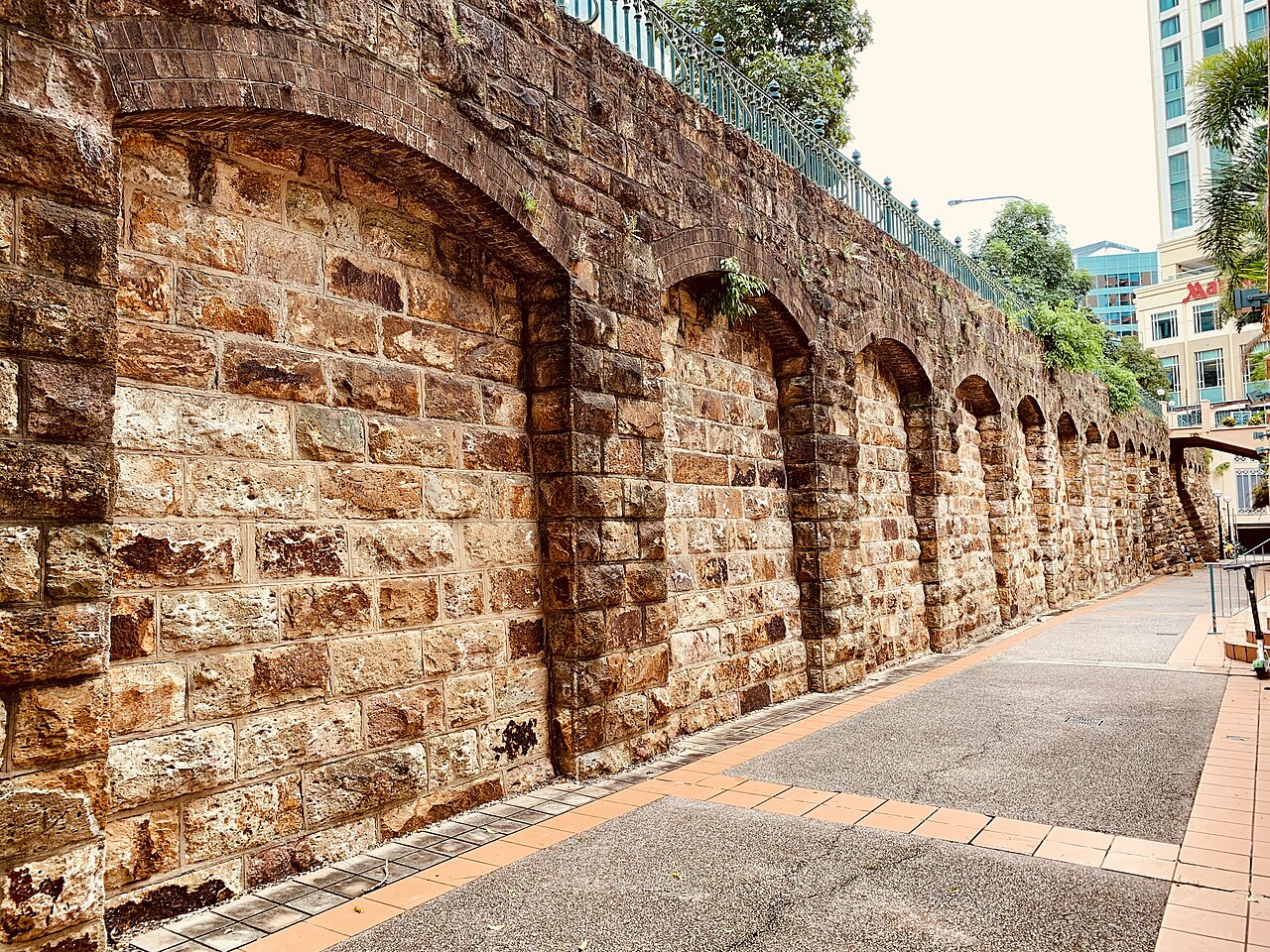 Petrie Bight Retaining Wall, Queen Street, Brisbane 03.jpg