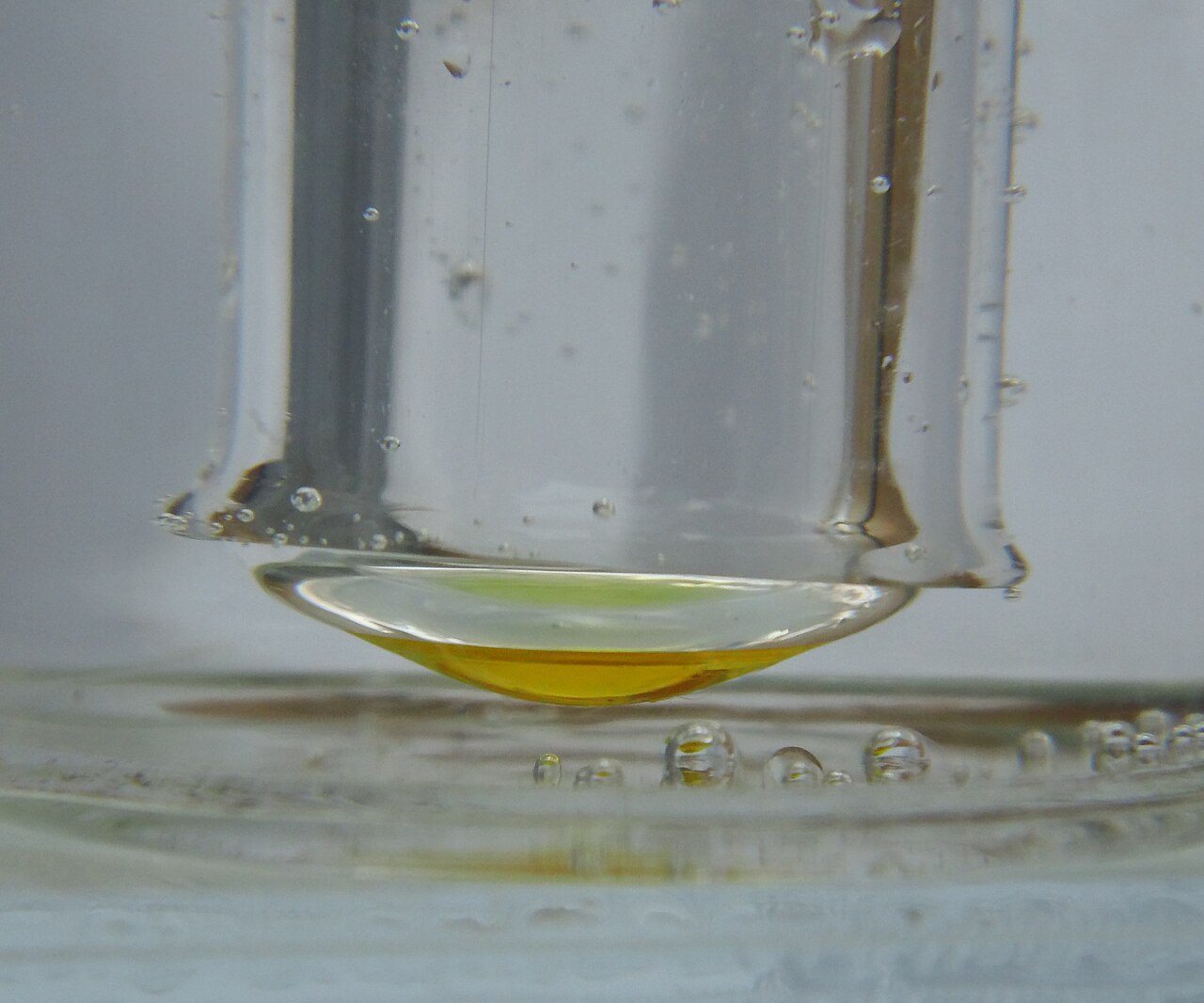 Nitrogen trichloride.JPG